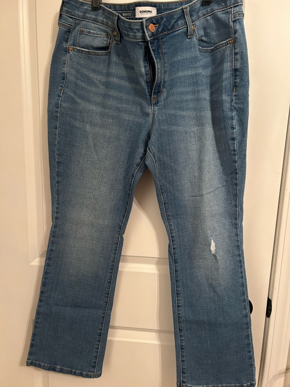SONOMA Light Blue Straight Leg Women's Jeans.  Size 18 petite.  Excellent cond